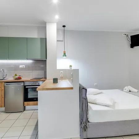 Elaia 4 Apartment *